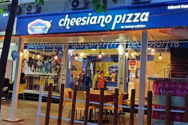 Cheesiano Pizza, Dhanori